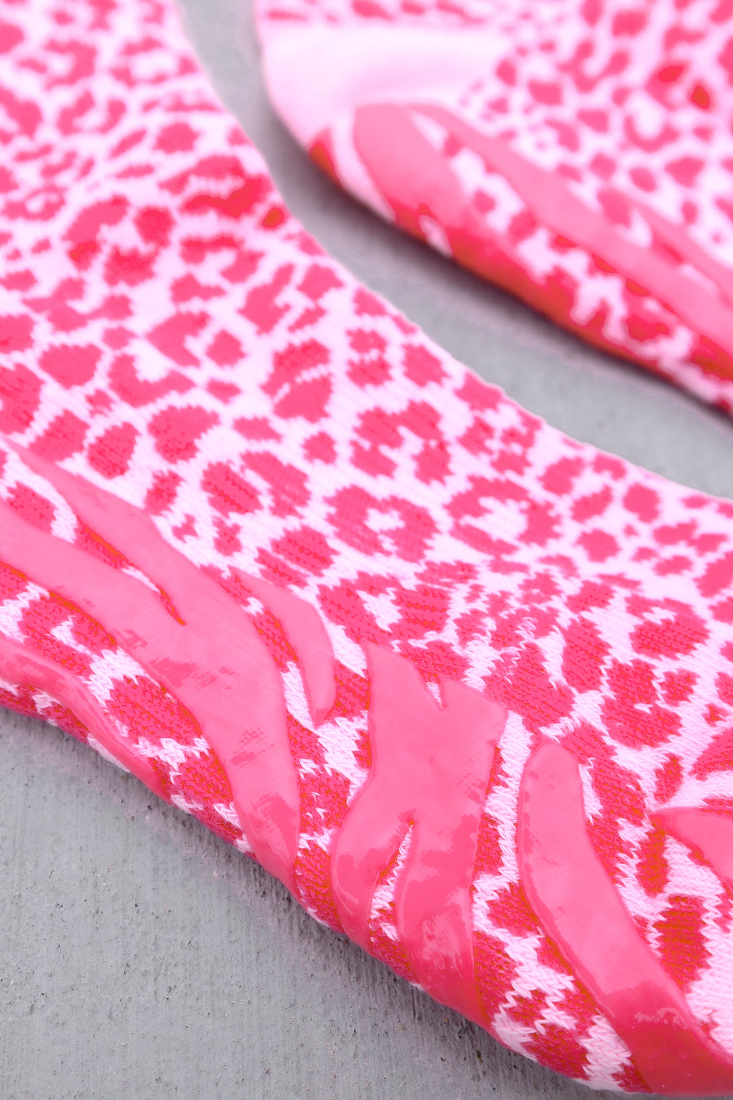 Cheetah Grip Socks - Pink M/L - Brogi Yoga