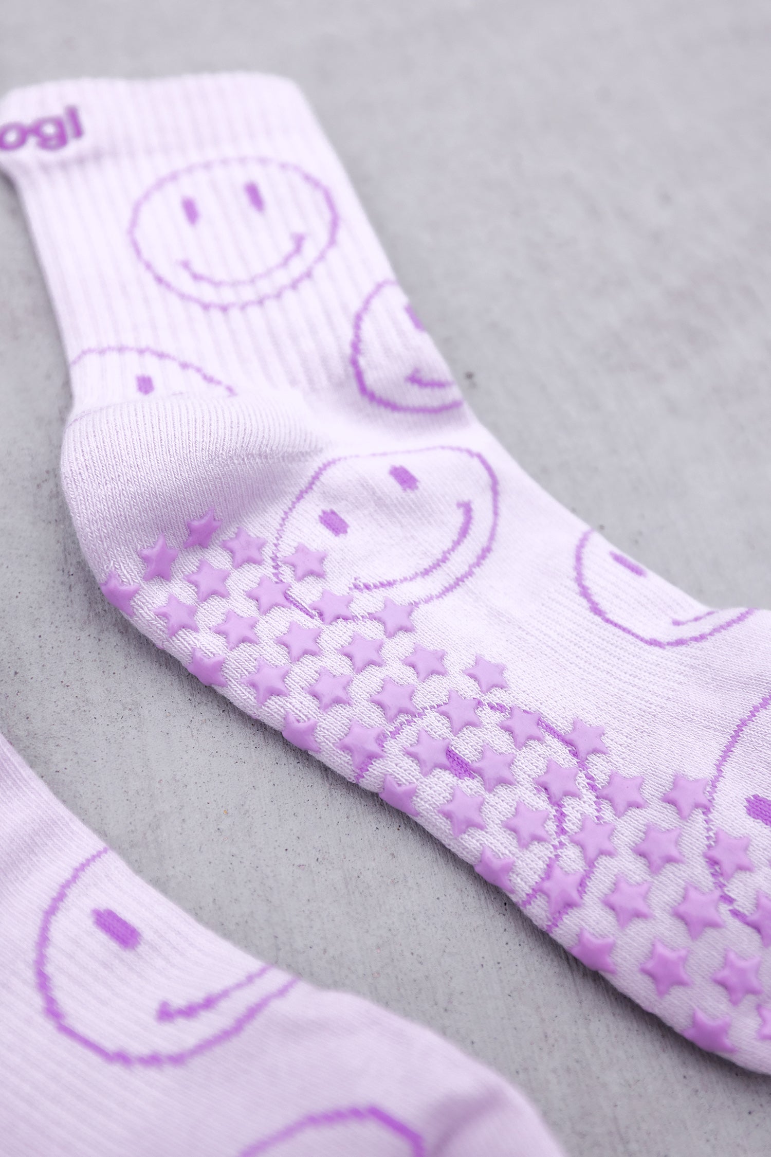 Smiley Grip Socks - Lavender Size M/L - Brogi Yoga